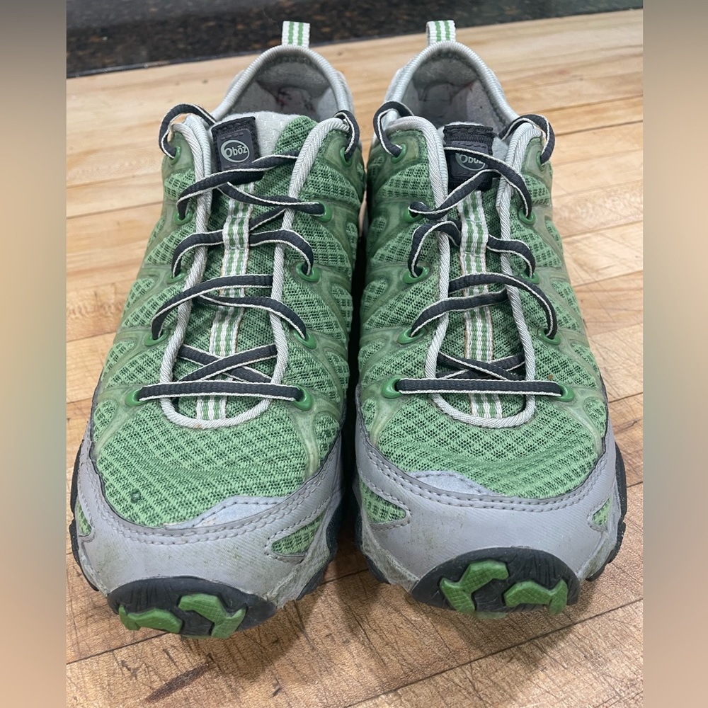 Green and Gray Trail Running Shoes with Breathable Mesh - Picture 2 of 9